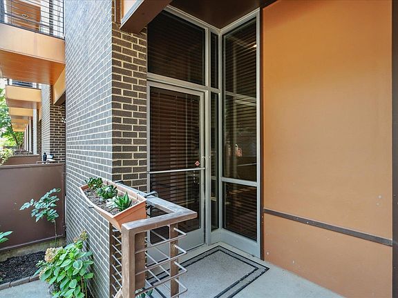 4th image of 449 Monroe Ave #105