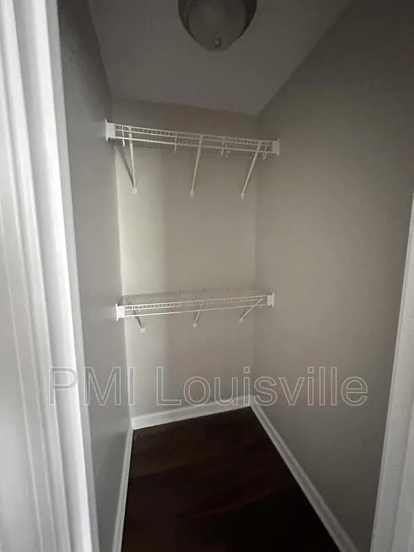 2 bed, 1.0 bath, 758 sqft, $899 — Photo 4