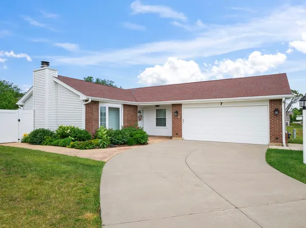 7 Greystone Ct, Streamwood, IL 60107