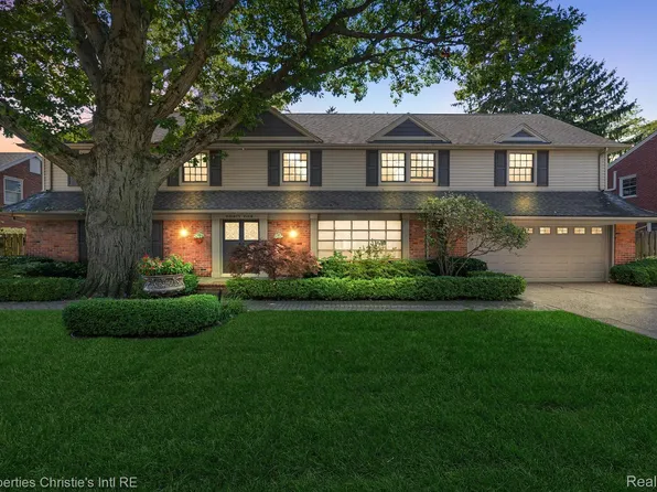 35 Newberry Pl, Grosse Pointe Farms, MI 48236