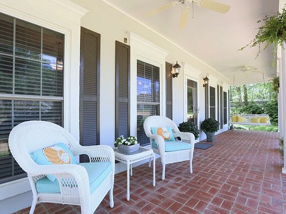 3rd image of 707 Wisteria Ct