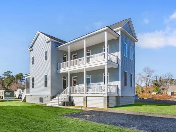 8046 Clarkson Ln, Chincoteague, VA 23336