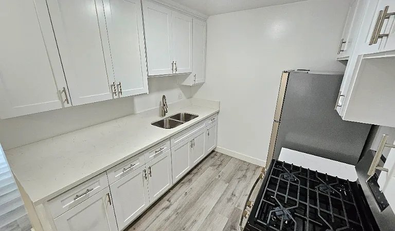 815 N Benton Way #1 — Photo 2