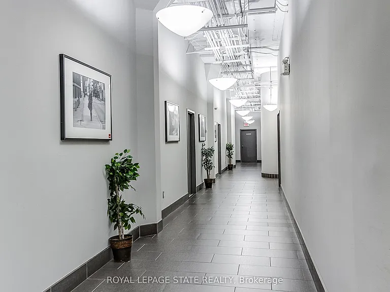 80 King William St #214 — Photo 22