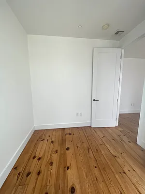 Rented by Hagstrom Management Inc | media 121