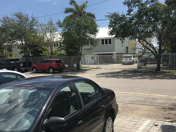 3rd image of 8000 NE Miami Ct