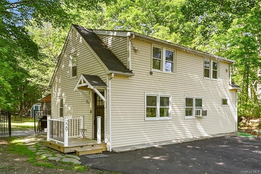 229 East Road, Plattekill, NY 12589 Zillow
