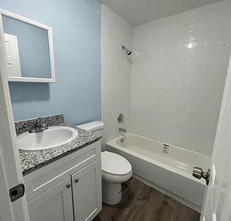 4th image of 1109 NW 6th Ave APT 4