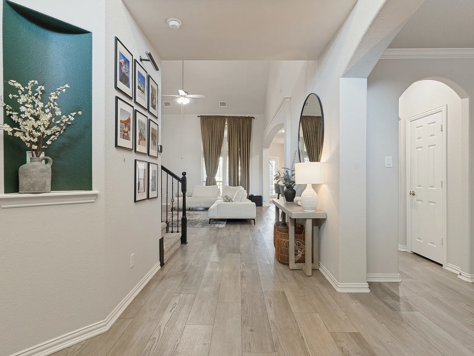 5 bed, 3.5 bath, 3461 sqft, $4,500 — Photo 3