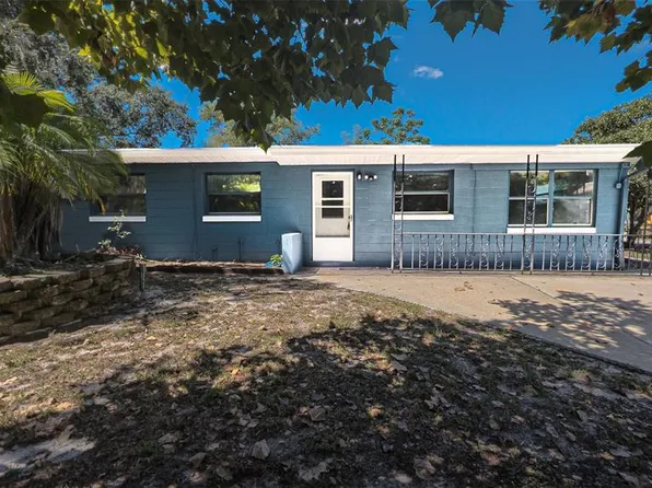 1095 Golden Isle Dr, Mount Dora, FL 32757