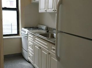 3080 32nd St APT 2, Astoria, NY 11102