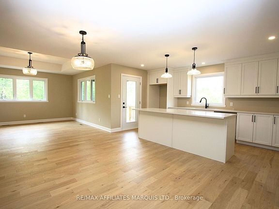 4th image of 21477 Macgregor Dr