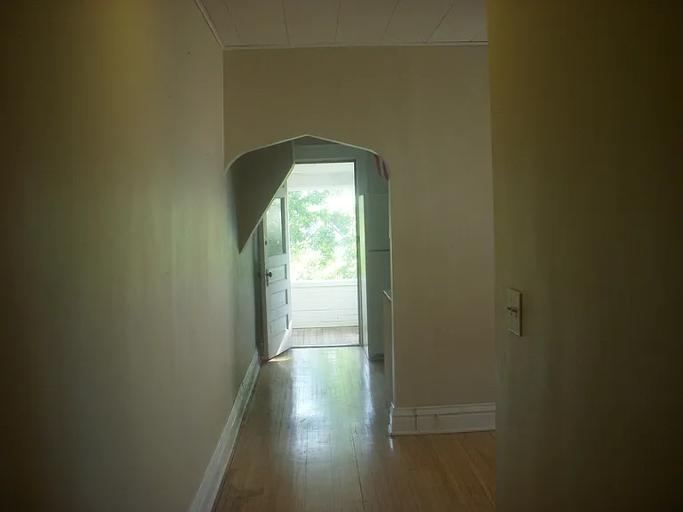 928 E 6th St #5 — Photo 3