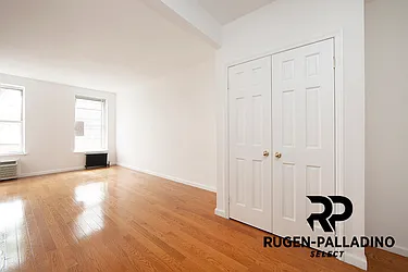 Rented by R New York