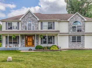 4011 Elk Ridge Dr, Eaton Rapids, MI 48827