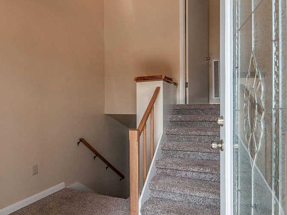 3rd image of 105 Pemberton Dr