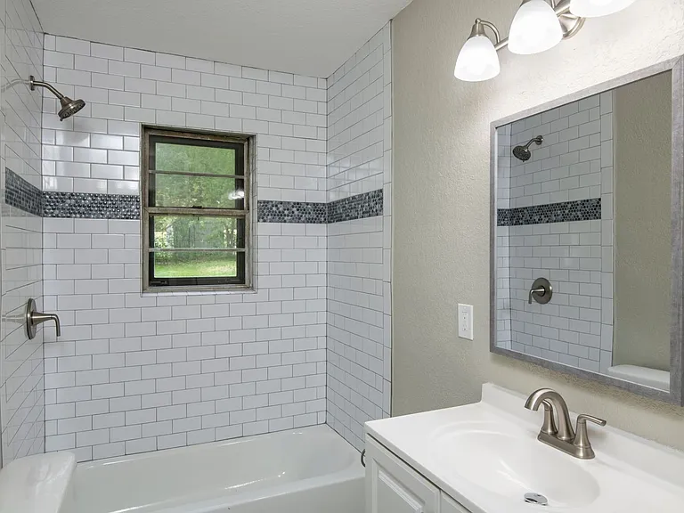 2416 Hillview Dr — Photo 13