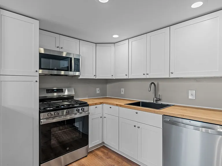 2403 Menard St #1 — Photo 12
