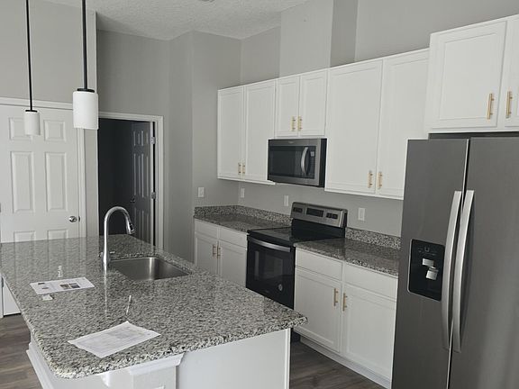 3rd image of 1729 CARTER LANDING Boulevard