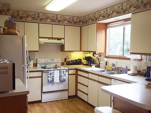 4th image of 1530 N Ashland Ave