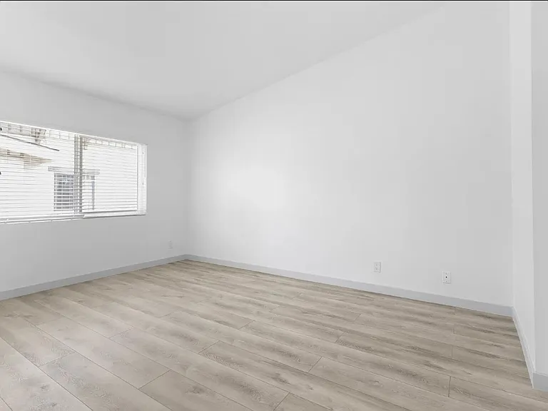 1151 N Peck Ave — Photo 10