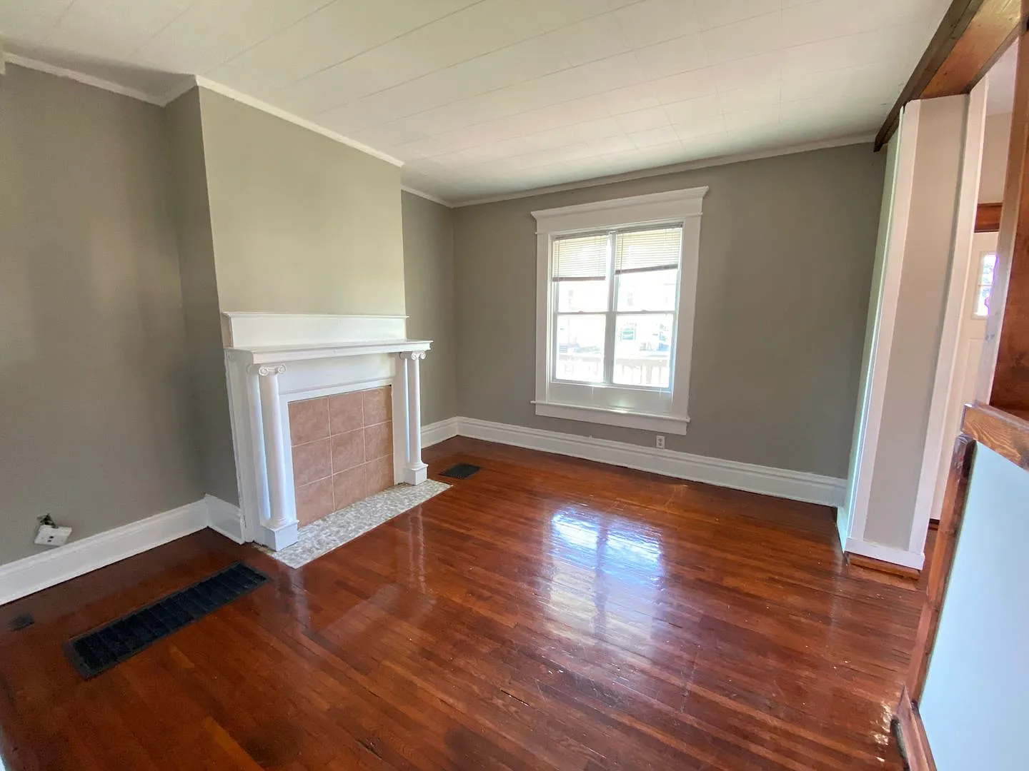 OSU Central Campus Single Family Home! W/ Central Air and Off-Street Parking — Photo 2