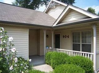 904 Carriage House Ct, Jeffersonville, IN 47130