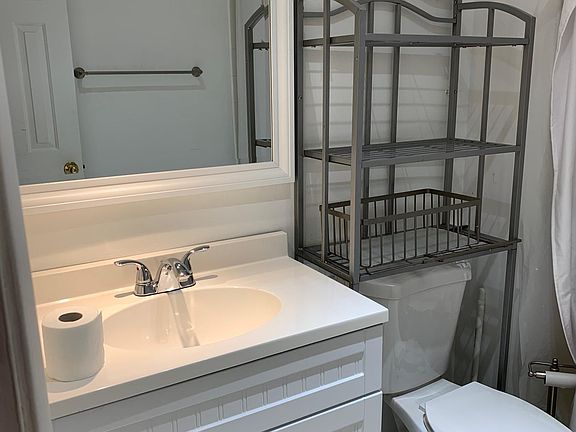 5th image of 149 Fountain St