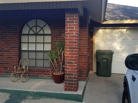 4th image of 2921 E Hapner St
