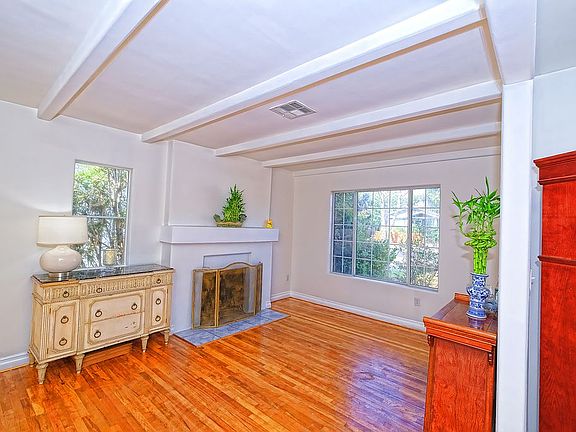 5th image of 3212 La Clede Ave