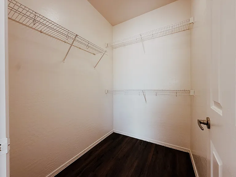 906 S 118th Ln — Photo 37