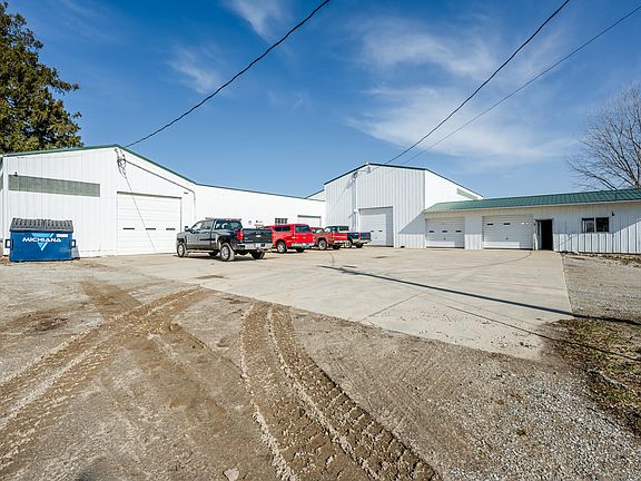 3rd image of 2993 E Lemon Creek Rd