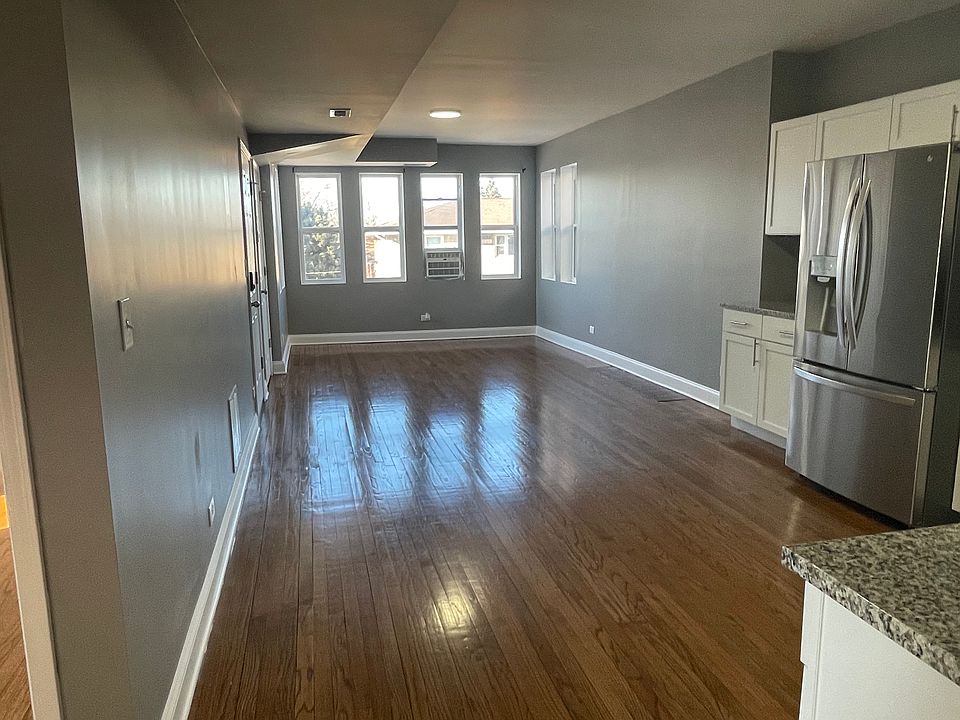 1st image of 337 Memorial Dr APT 2