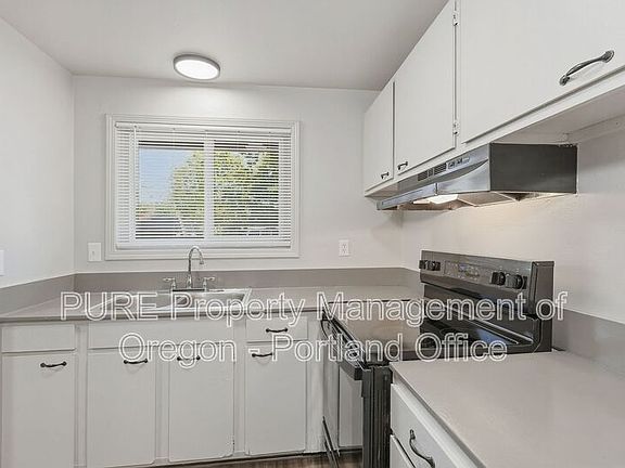 3rd image of 18411 E Burnside St APT 105