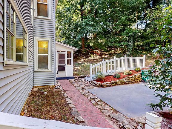 2nd image of 3589 Linwood Ave