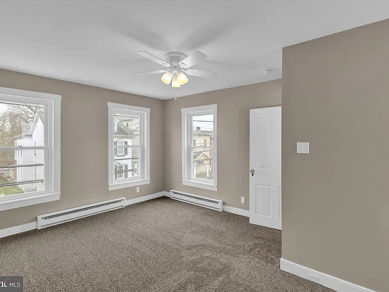 2102 Main St — Photo 19