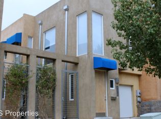 405 Ridge Cir NE, Albuquerque, NM 87106