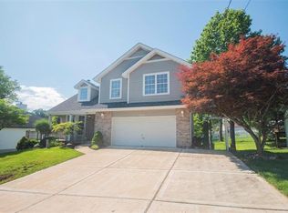 2804 Hathaway Ave, Maryland Heights, MO 63043
