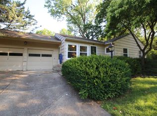 7649 Tomahawk Rd, Prairie Village, KS 66208