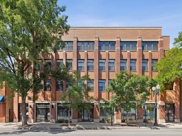 1908 W Irving Park Rd APT 402, Chicago, IL 60613
