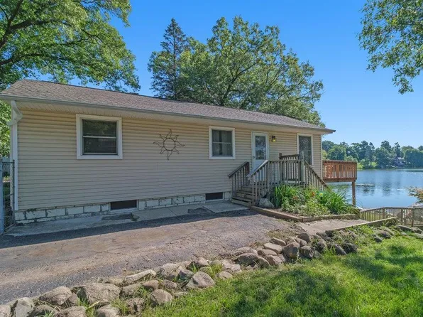 52651 Sheridan Rd, Paw Paw, MI 49079