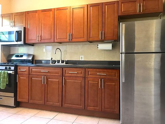 2nd image of 34-09 42nd St #2R