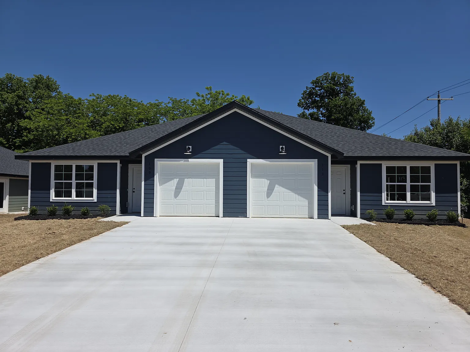 3 bed, 1256 sqft, $1,650 — Photo 1