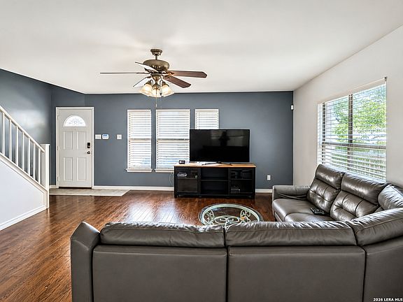 3rd image of 4983 WATERING TRAIL DR