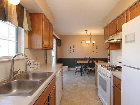 5th image of 215 York View Ct NW #6