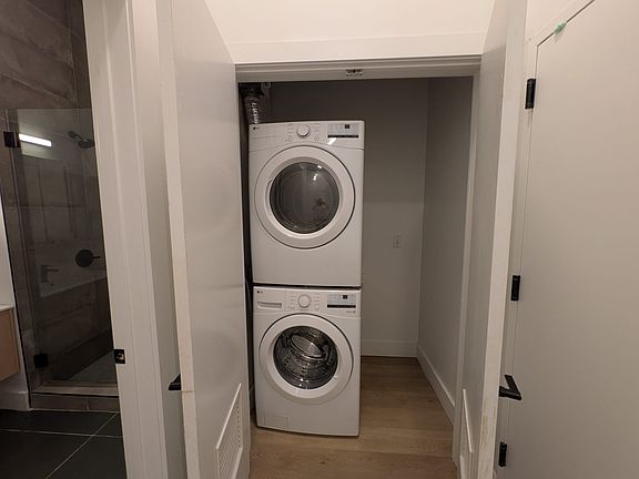 3rd image of 28 Jefferson St #Var106