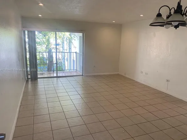 7226 SW 94th Pl APT F8, Miami, FL 33173