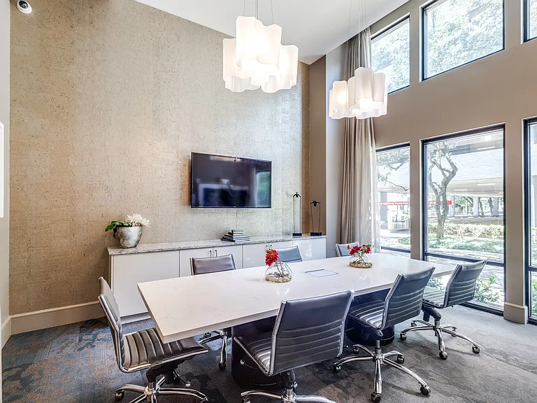 Alexan 5151 — Photo 16