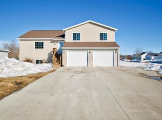 404 23rd Ave NE, Jamestown, ND 58401