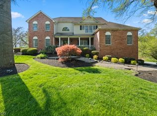 60 Chamberlain Dr, Hillsborough, NJ 08844